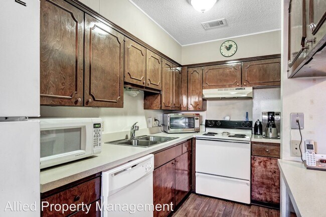 Foto del edificio - 4001 Old Bullard Rd