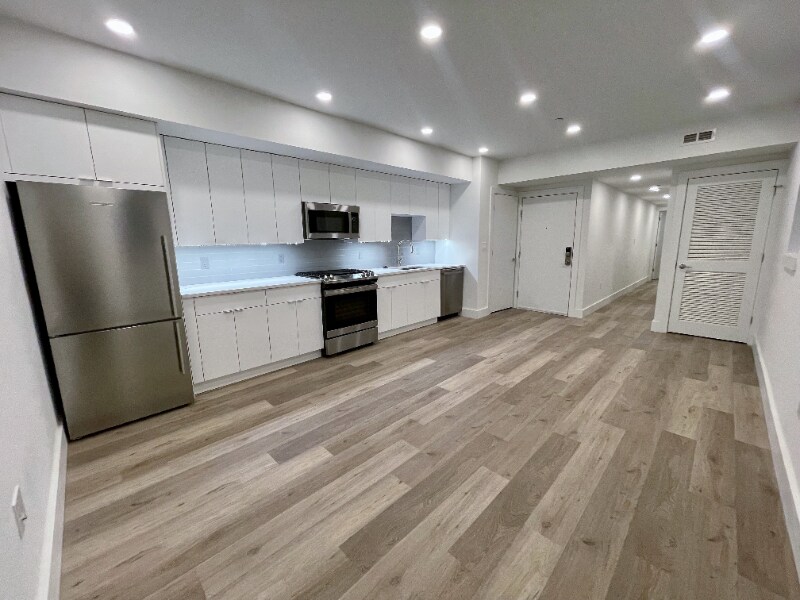 1321 Rhode Island Ave NW Unit 2, Washington, DC 20005 Room for Rent