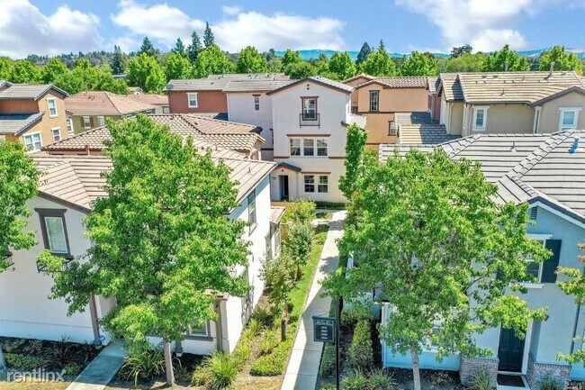 Foto del edificio - 3 br, 3 bath House - 2974 Bella Dr