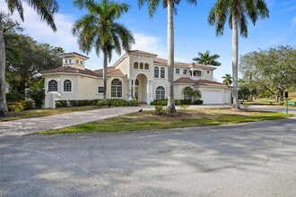 Building Photo - 3201 E Stonebrook Cir