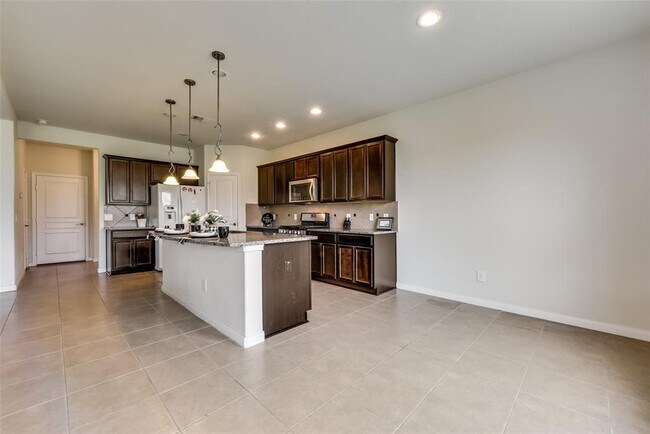Foto del edificio - 13421 Clayton Lake Ln