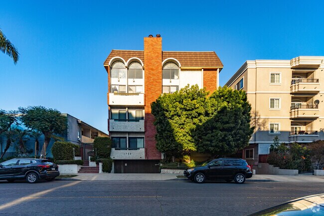 Exterior - 1738 Federal Ave
