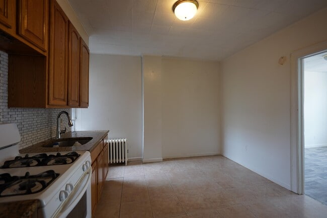 Building Photo - 573 Ave E