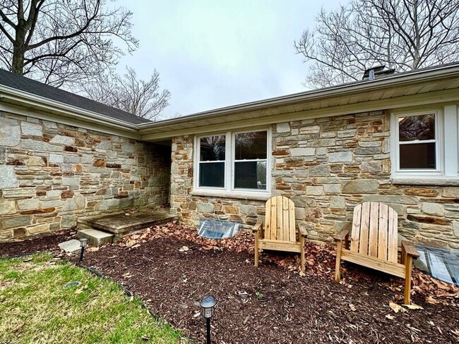 Building Photo - 14510 Cuba Rd