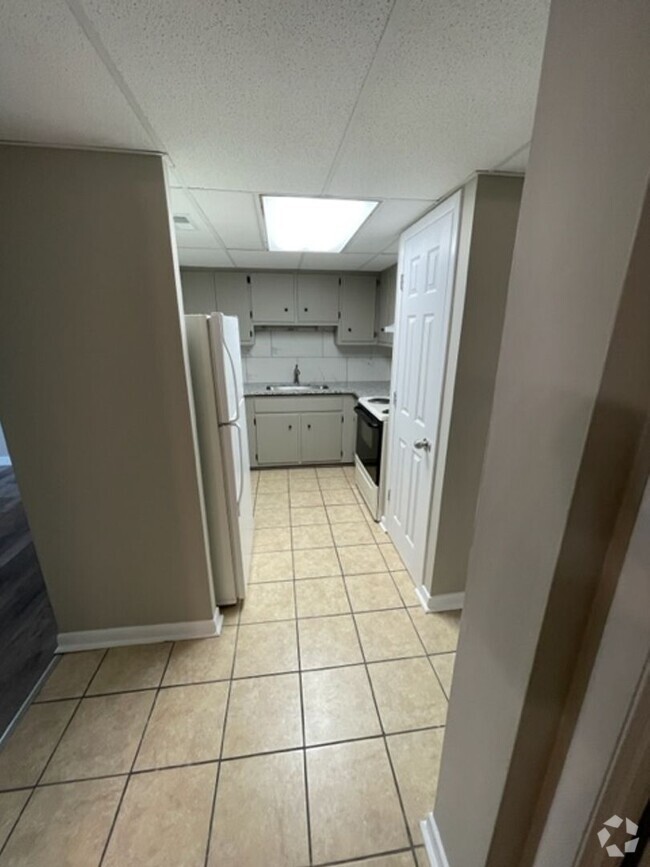 Building Photo - 534 Rhodwin Ave
