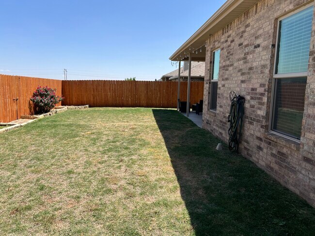 Foto del edificio - 10301 Valencia Ave