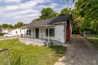 Building Photo - 2647 Selma Ave