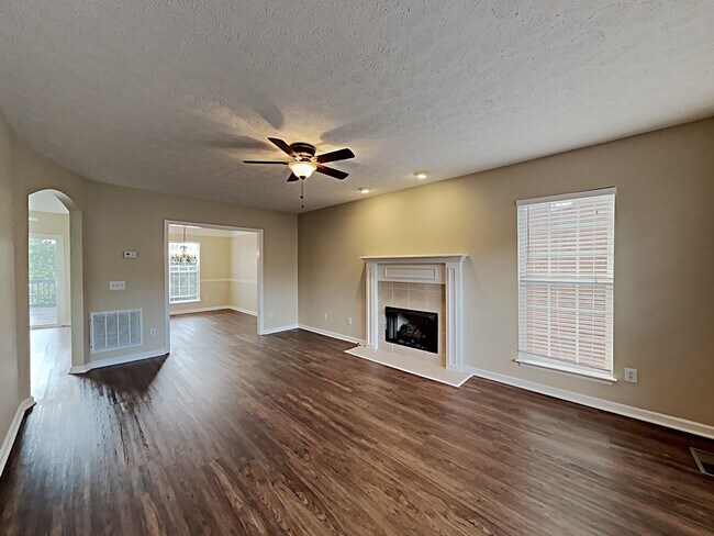 Building Photo - 157 Walton Trace S