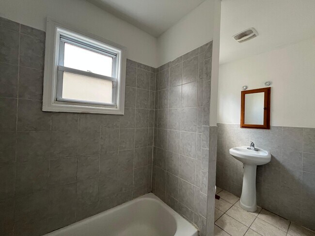 Foto del edificio - 218 Bowers St