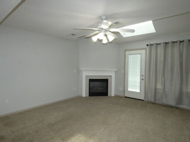 Building Photo - 8031 N Lawn Ave