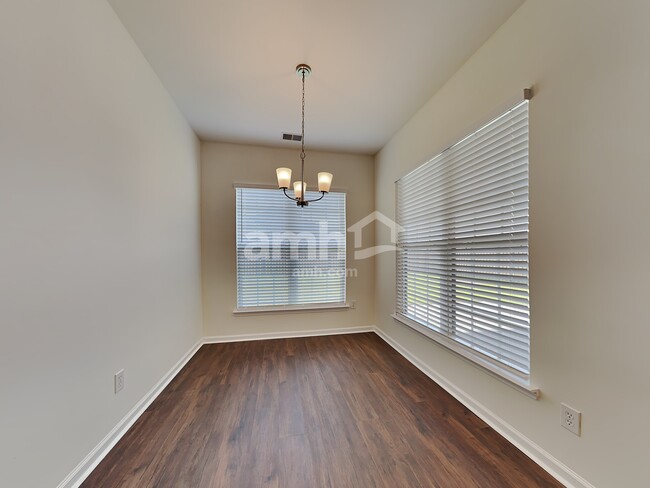 Foto del edificio - 161 Willow Point Cir
