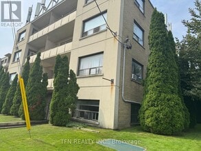 Building Photo - 1112-1112 Avenue Rd