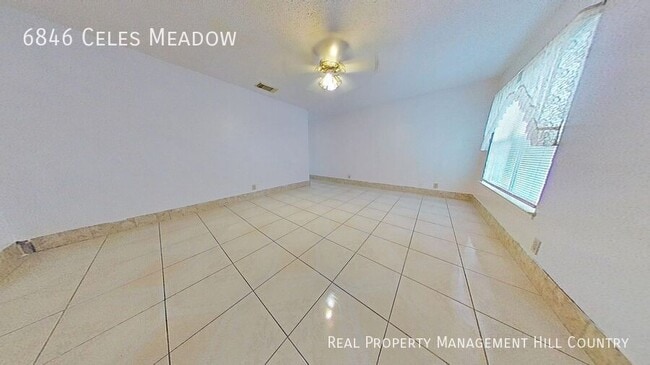 Foto del edificio - 6846 Celes Meadow Dr