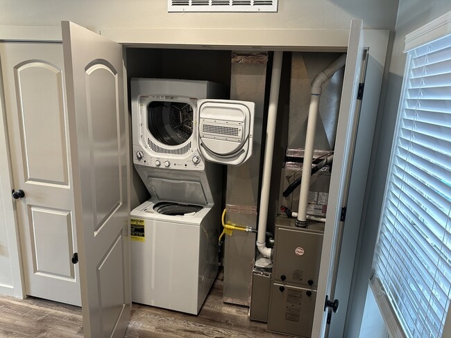 Building Photo - 157 E 300 S