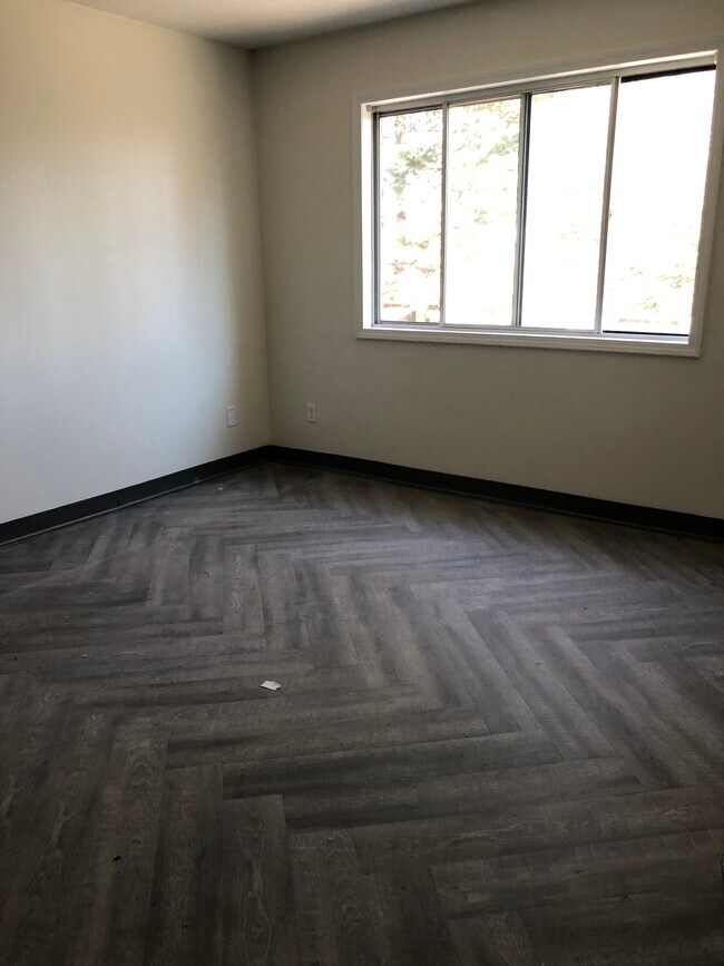 Forest Ridge Apartments 749 W Benton St Iowa City, IA