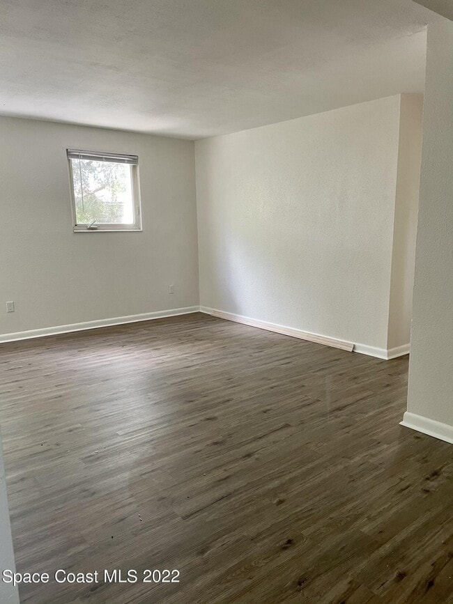 Building Photo - 107 Woodland Dr