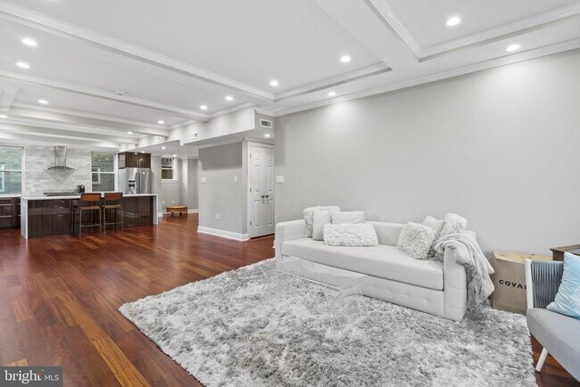 Building Photo - 1901 Walnut St