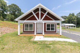 Building Photo - 1027 Smyzer