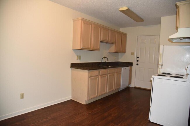 Foto del edificio - 1530 Northwood Blvd