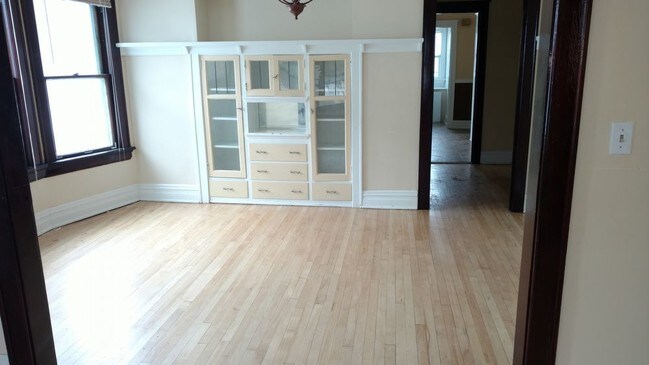Building Photo - 1347 S. 73rd Street - 3 Bedroom Upper