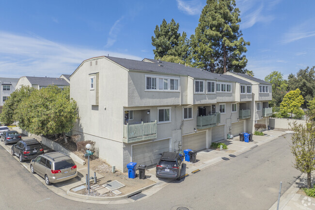 Alternate Exterior - 40710-40742 Chapel Way