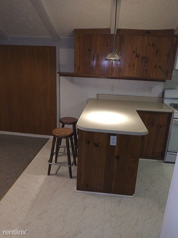 Building Photo - 2 br, 1 bath Apartment - 424 East H Street