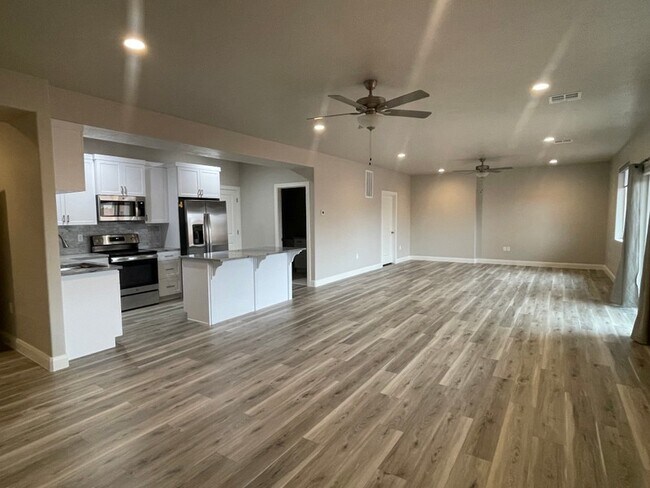 Foto del edificio - 1806 N Crimson Creek Dr