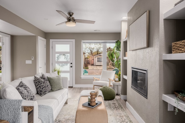 Photo - 2004 S Galapago St Townhome