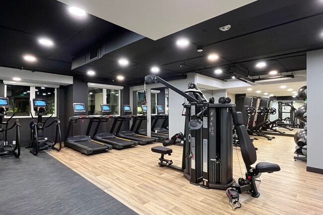 Building Photo - Somi