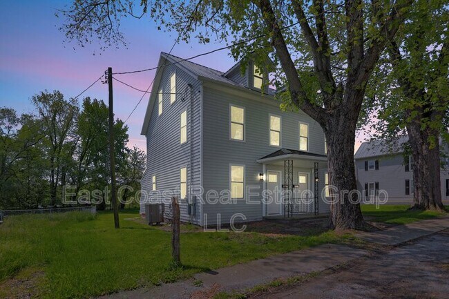 Building Photo - 15729 Fenton Ave
