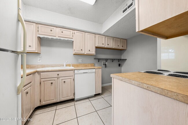 Foto del edificio - 303 Kettering Terrace