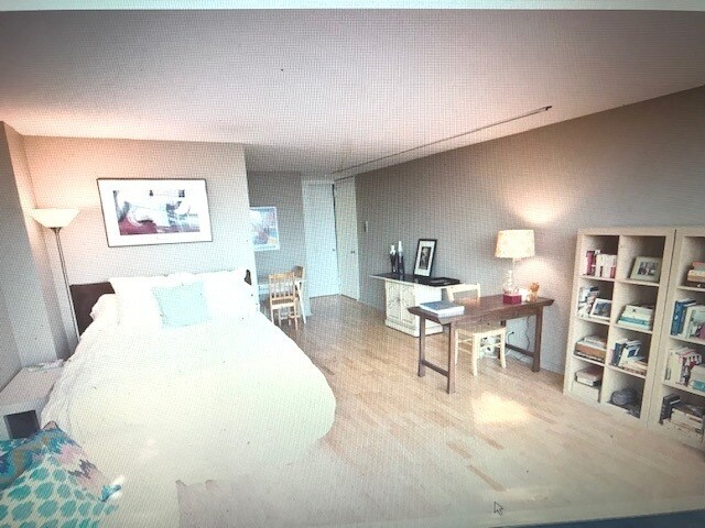 Foto del edificio - 2400 N Lakeview Ave