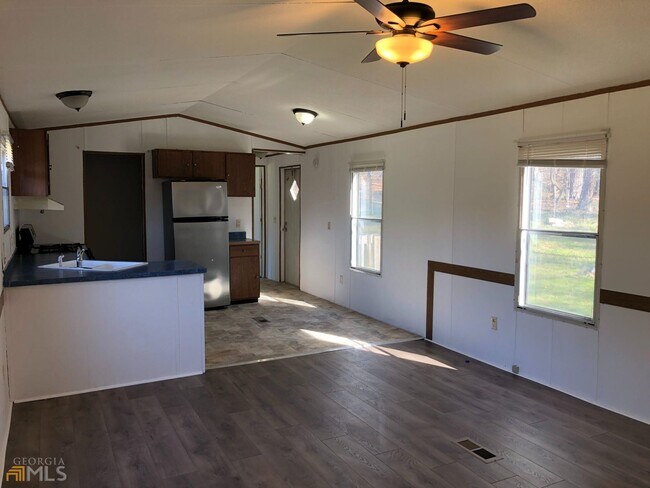 Building Photo - 1560 Grindle Bridge Rd