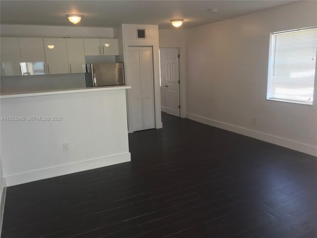 Foto del edificio - 1040 NW 3rd Ave