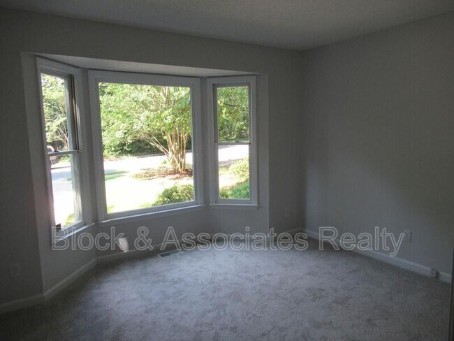 Foto del edificio - 4917 Liverpool Ln