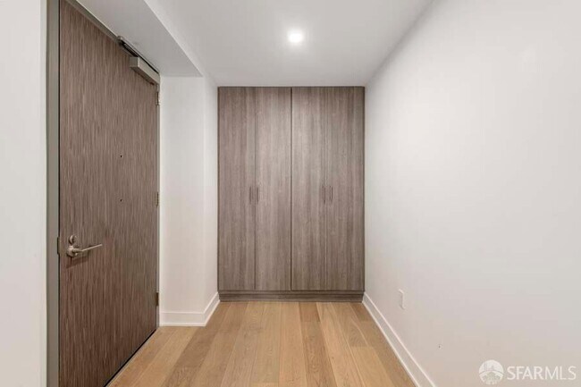 Foto del edificio - 201 Folsom St