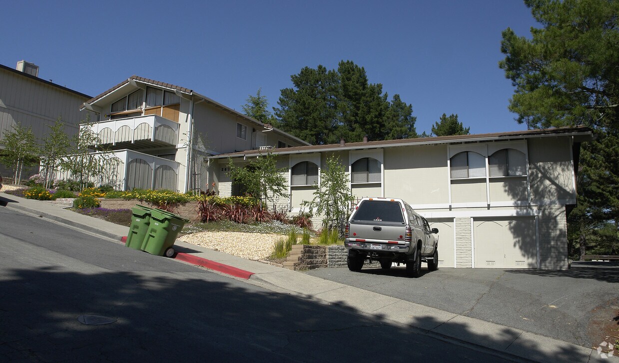 2039 Ascot Dr, Moraga, CA 94556 Apartments in Moraga, CA