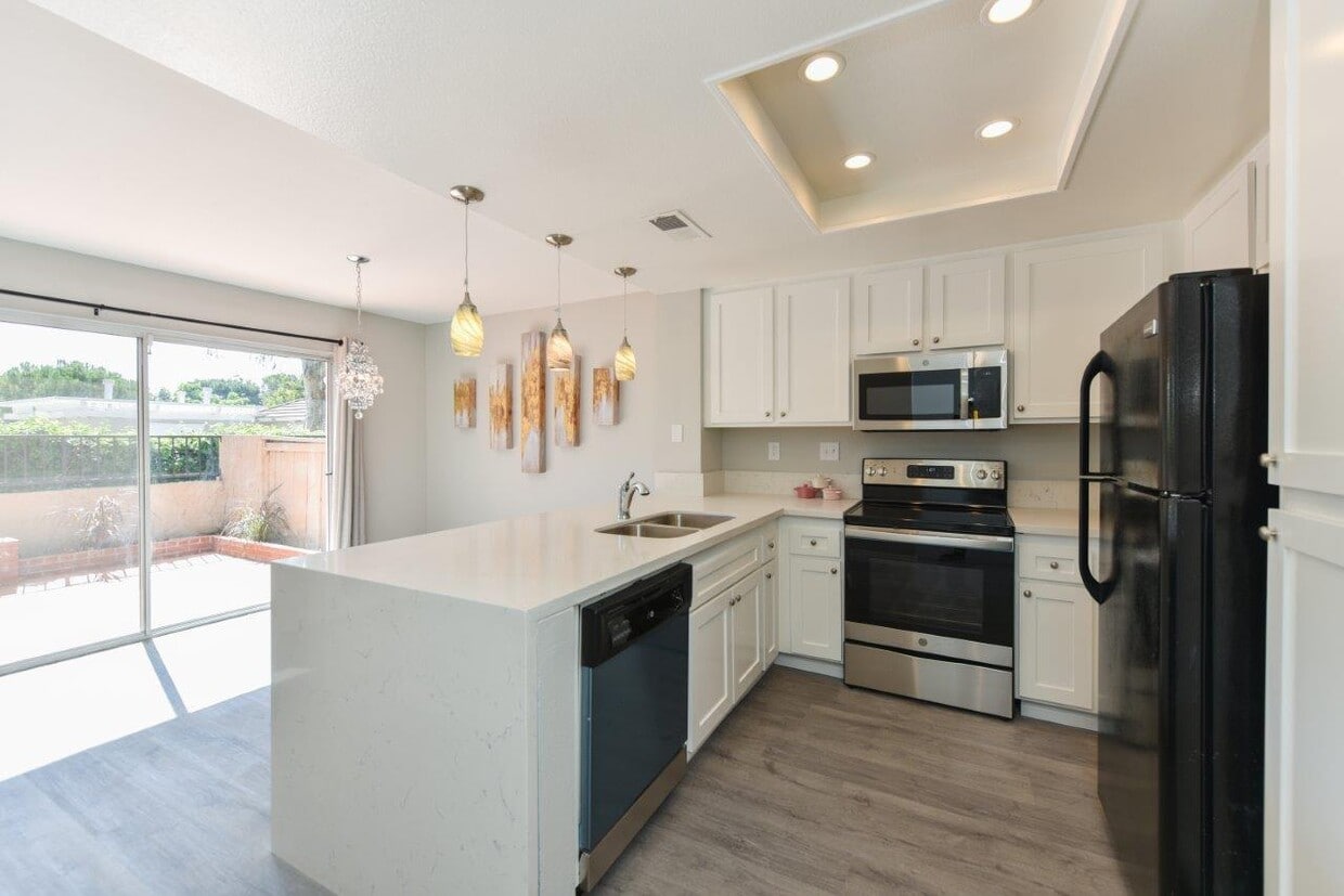 Photo - 355 Stanford Ct (Irvine, CA)