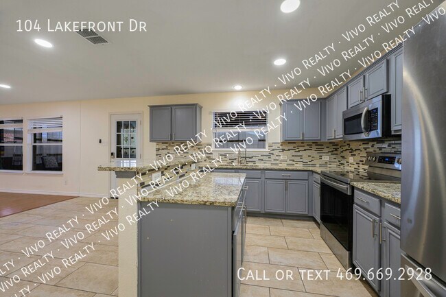 Building Photo - 104 Lakefront Dr