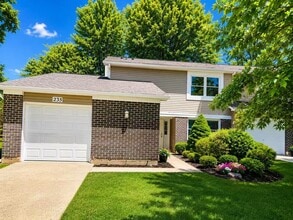 Building Photo - 235 Hedgerow Dr