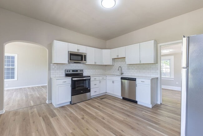 Building Photo - Remodeled 2-Bedroom Home in Saint Joseph with Washer/Dryer and Large Fenced Yard