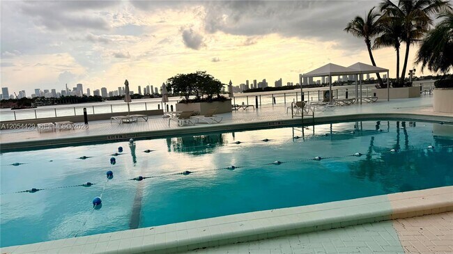 Foto del edificio - 1200 West Ave