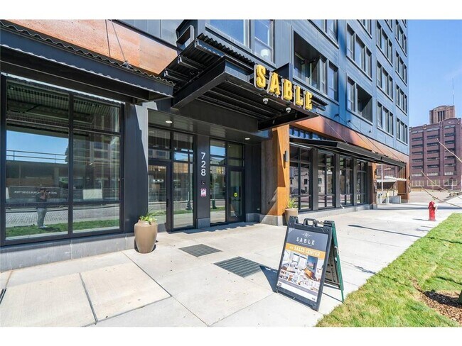 Building Photo - 728 N 3rd St