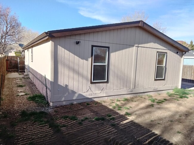 Building Photo - 4821 E Lowell Dr