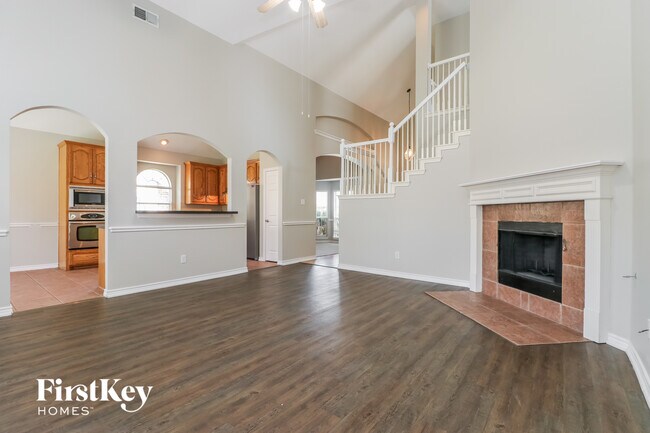 Building Photo - 5005 Portview Dr