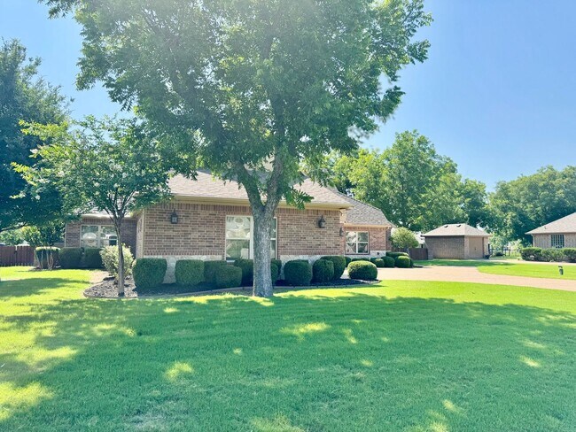 Foto del edificio - GORGEOUS Home in Gated Pecan Plantation