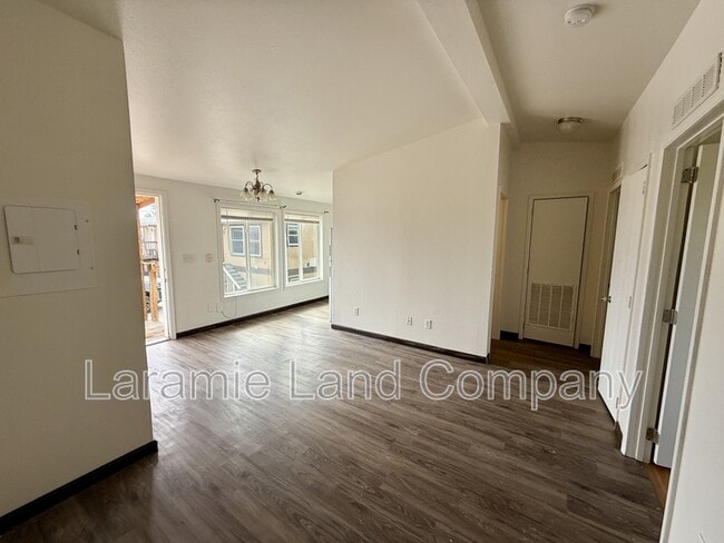 Building Photo - 388 N Buchanan St