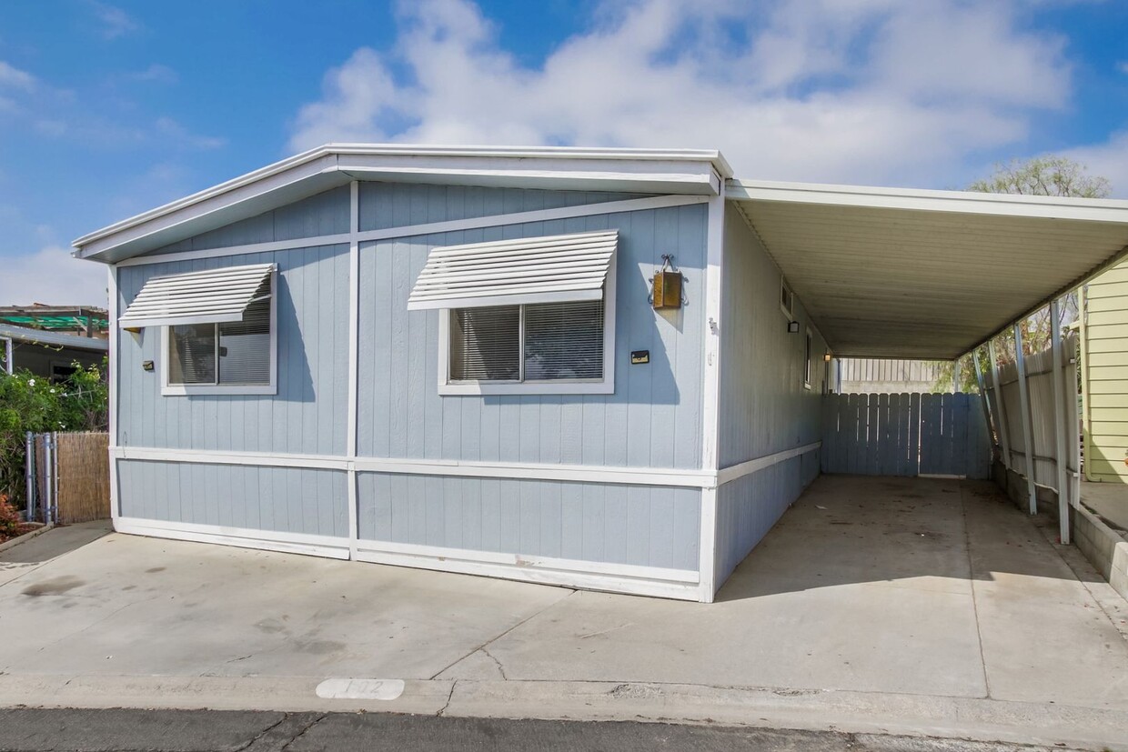 Foto principal - Three Bedroom Manufactured Home Available!