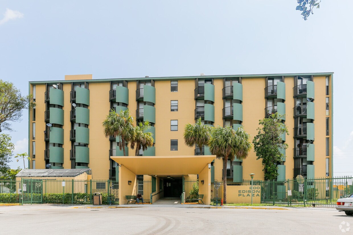 Edison Plaza Apartments in Miami, FL
