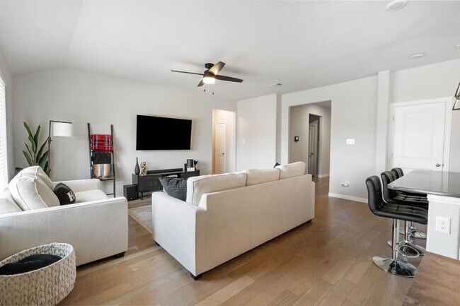 Foto del edificio - 2316 Wisterwood Ln